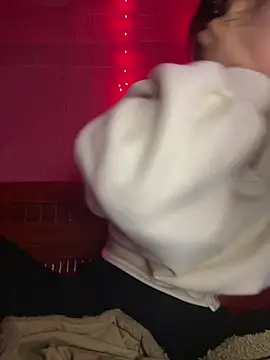 trieungoclnt online show from 02/19/26, 10:23