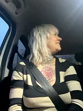 poussichienne online show from 01/15/26, 07:12