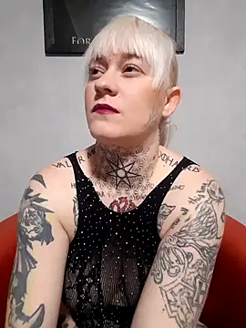 Snapshot of poussichienne chatting on 10/22/25, 03:55 poussichienne online show from 10/22/25, 03:55