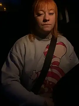 poussichienne online show from 03/17/26, 05:10