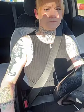 poussichienne online show from 04/15/26, 03:27