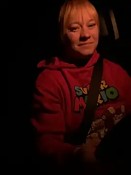 poussichienne online show from 04/15/26, 02:39