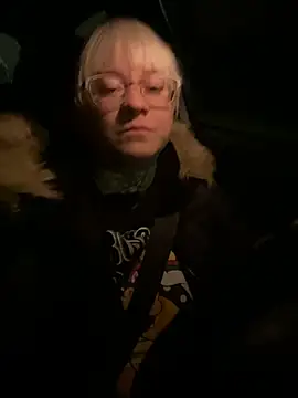 poussichienne online show from 02/17/26, 04:21