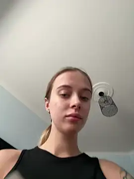 Snapshot of enjoy_my_beauty chatting on 06/27/26, 06:30 enjoy my beauty online show from 06/27/26, 06:30