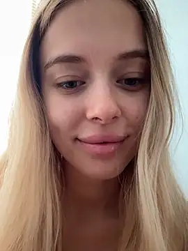 Snapshot of enjoy_my_beauty chatting on 07/06/26, 06:42 enjoy my beauty online show from 07/06/26, 06:42