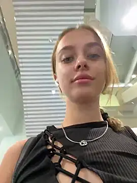 enjoy my beauty online show from 03/15/25, 04:35