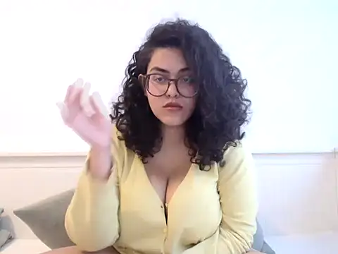 Curvydesifromgermany online show from 02/03/26, 01:27