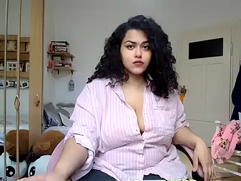 Curvydesifromgermany online show from 02/24/26, 11:55