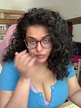 Curvydesifromgermany online show from 05/04/26, 01:14