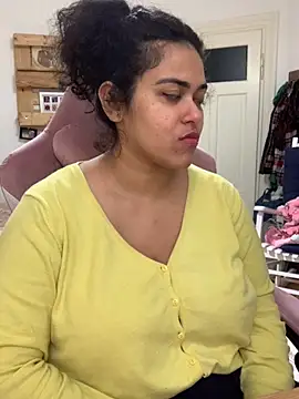 Curvydesifromgermany online show from 11/05/25, 01:36