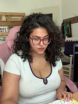 Curvydesifromgermany online show from 06/18/26, 01:49