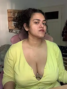 Curvydesifromgermany online show from 06/19/26, 03:29