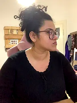 Curvydesifromgermany online show from 11/24/25, 02:39