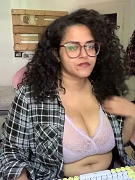 Curvydesifromgermany online show from 07/29/26, 01:54