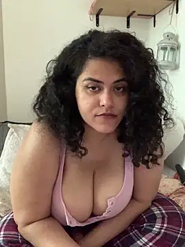 Curvydesifromgermany online show from 06/08/26, 02:17