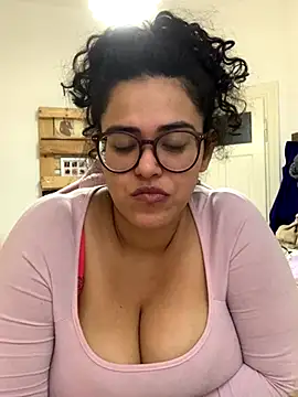 Curvydesifromgermany online show from 11/28/25, 02:28