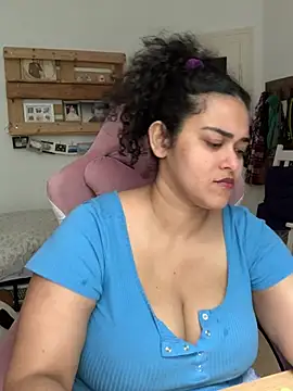 Curvydesifromgermany online show from 07/03/26, 12:33