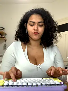 Curvydesifromgermany online show from 09/11/25, 12:16