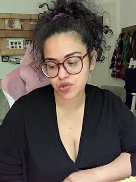 Curvydesifromgermany online show from 06/12/26, 01:42