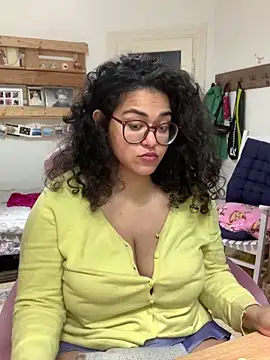 Curvydesifromgermany online show from 05/08/26, 07:34