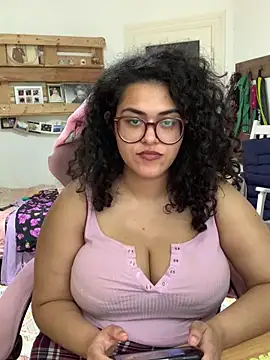 Curvydesifromgermany online show from 06/09/26, 02:29