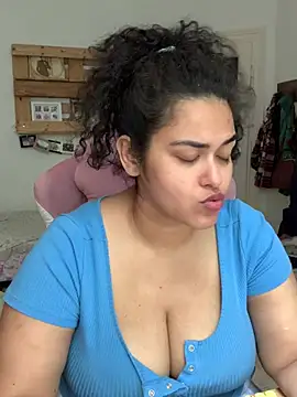 Curvydesifromgermany online show from 07/02/26, 01:28