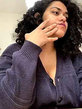 Curvydesifromgermany online show from 10/08/25, 12:39