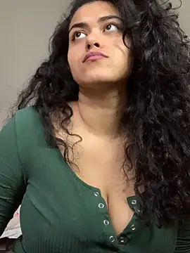 Curvydesifromgermany online show from 12/13/24, 02:16