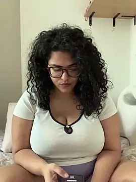 Curvydesifromgermany online show from 05/29/26, 12:55