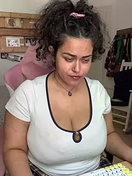 Curvydesifromgermany online show from 07/10/26, 01:00