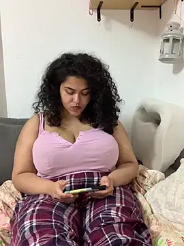 Curvydesifromgermany online show from 06/09/26, 02:23