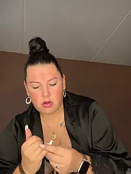 xlinastarrx online show from 04/15/26, 05:46