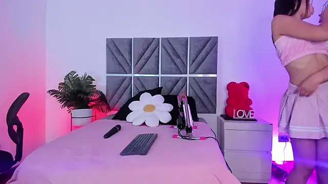 Laura Dicardy online show from 02/25/26, 08:08