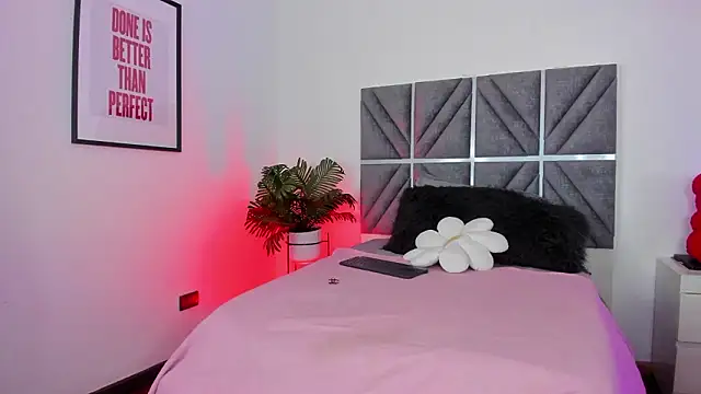 Laura Dicardy online show from 03/17/26, 07:28