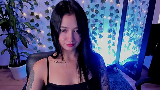 Snapshot of mariiana-diaz chatting on 03/03/25, 12:50 mariiana-diaz online show from 03/03/25, 12:50
