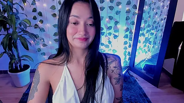 Snapshot of mariiana-diaz chatting on 02/25/25, 03:42 mariiana-diaz online show from 02/25/25, 03:42