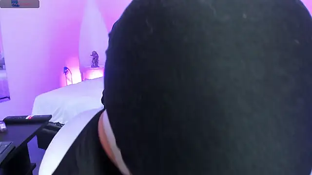 Snapshot of Haanna__ chatting on 12/28/24, 06:50 Haanna online show from 12/28/24, 06:50