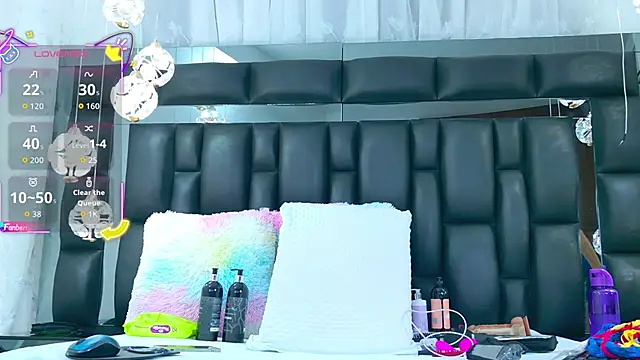 AuraRoss online show from 10/22/25, 07:02