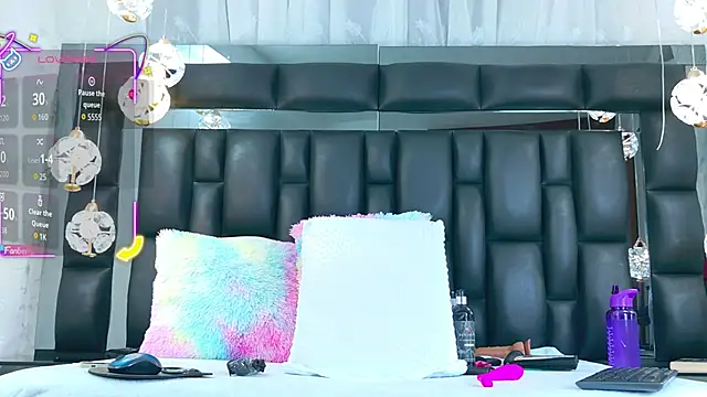 AuraRoss online show from 10/29/25, 07:02