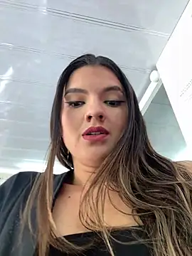annavi  online show from 05/10/26, 05:37