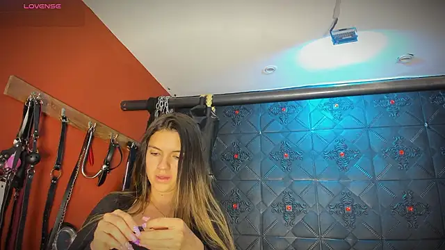 annavi  online show from 03/21/26, 12:09