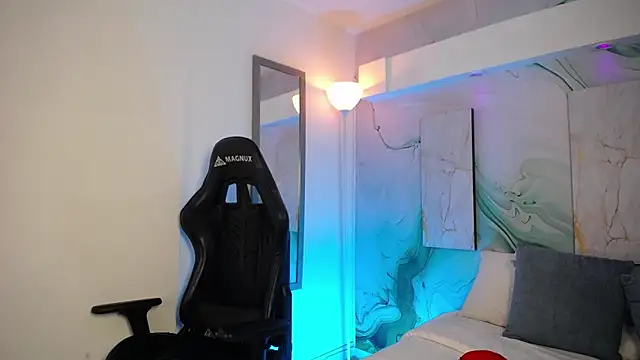 Steev Novoa online show from 04/13/26, 02:37