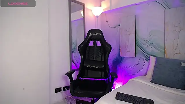 Steev Novoa online show from 04/12/26, 02:48