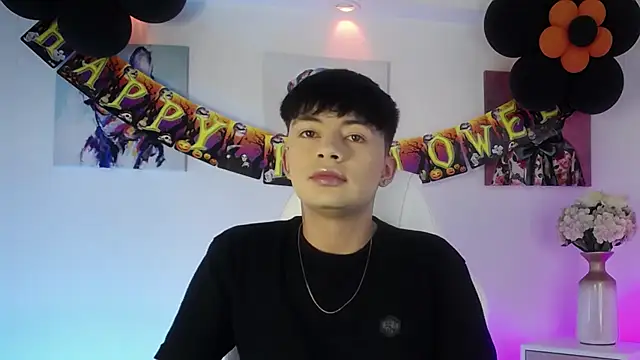 Steev Novoa online show from 10/17/25, 08:54