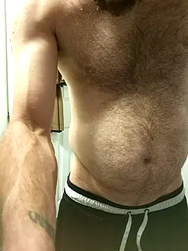 Snapshot of bigdickdaddy2184 chatting on 03/18/25, 03:12 bigdickdaddy2184 online show from 03/18/25, 03:12