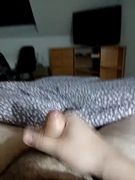 Snapshot of BennoSingle chatting on 03/12/25, 07:47 BennoSingle online show from 03/12/25, 07:47