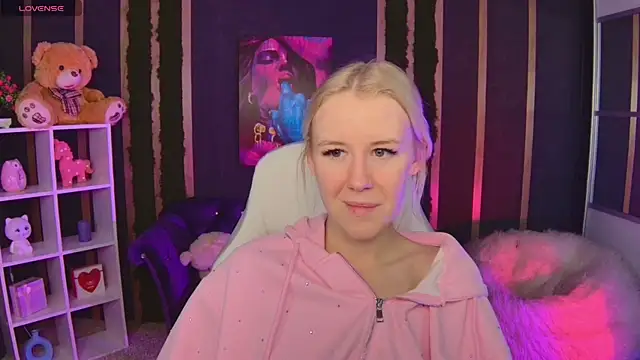 Snapshot of Selenatrend chatting on 02/25/26, 12:05 Selenatrend online show from 02/25/26, 12:05