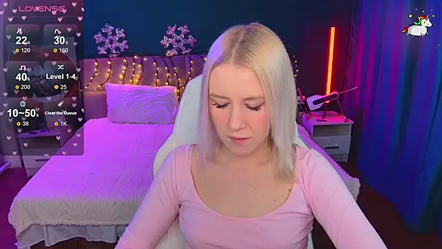 Snapshot of Selenatrend chatting on 01/08/26, 06:41 Selenatrend online show from 01/08/26, 06:41