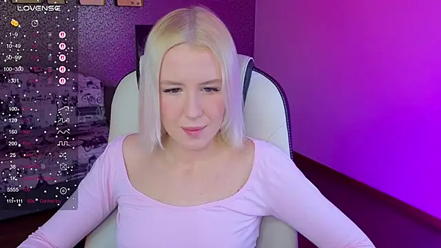 Snapshot of Selenatrend chatting on 02/04/26, 07:14 Selenatrend online show from 02/04/26, 07:14