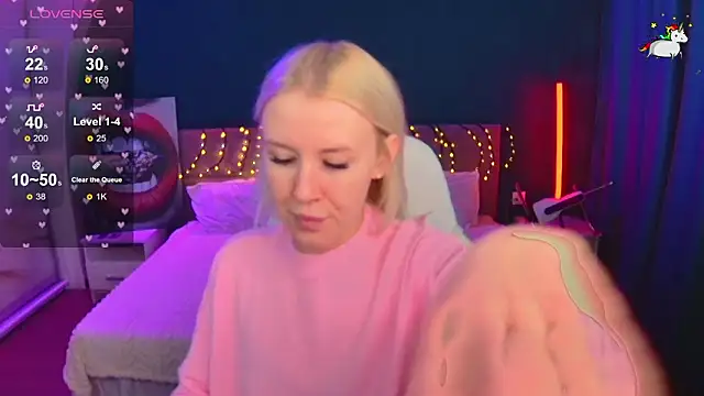 Snapshot of Selenatrend chatting on 02/19/26, 12:02 Selenatrend online show from 02/19/26, 12:02